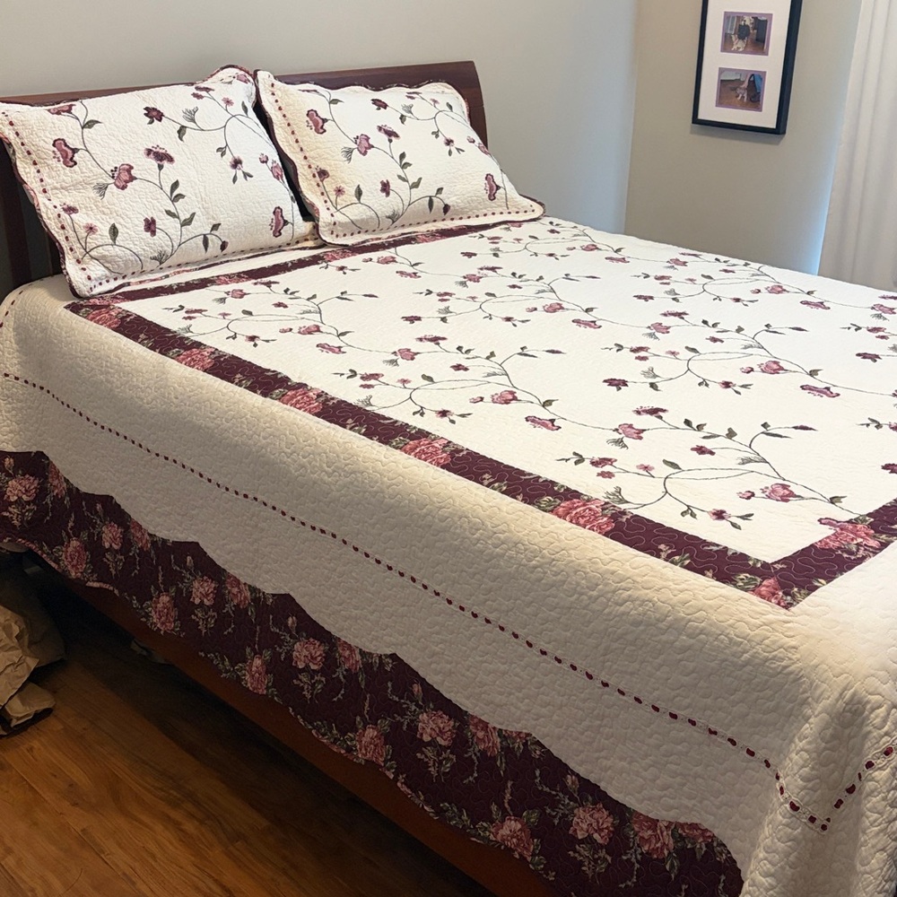 Embroidered Quilt - Picture 2 of 14